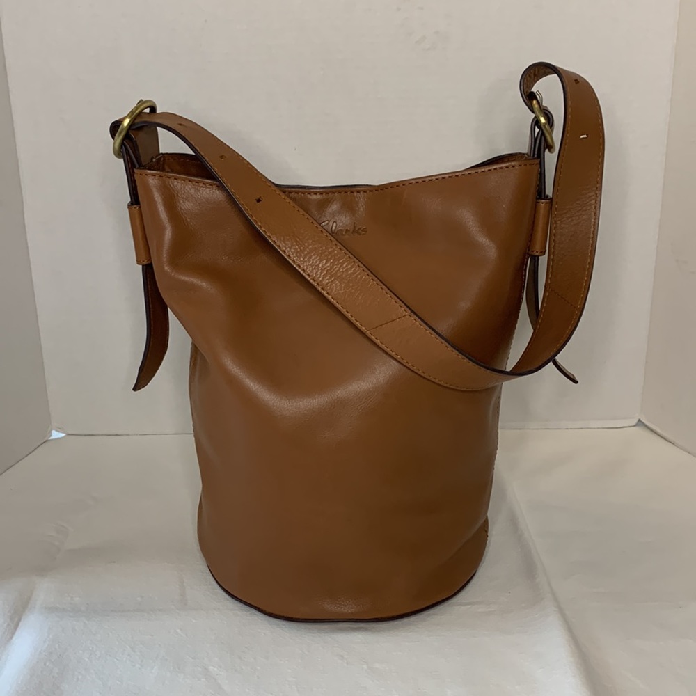Clarks Bucket Bag / Purse Like New